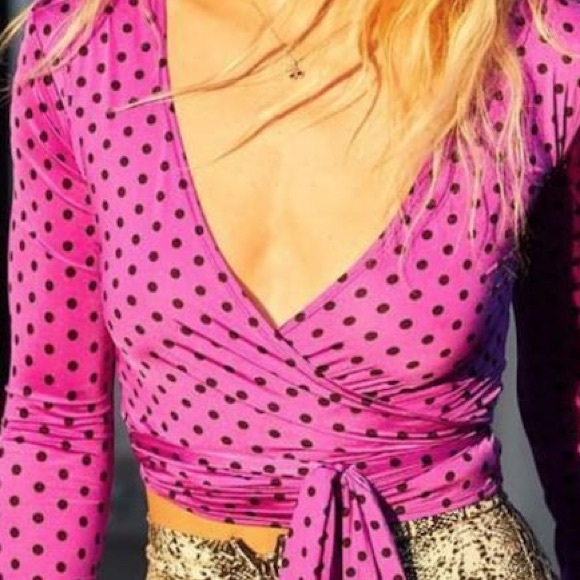 Discount Universe Crossover tie top - Picture 7 of 8